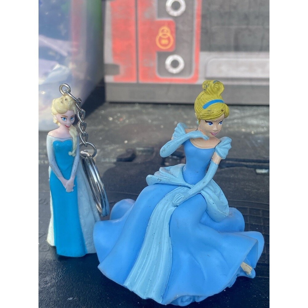 Bundle Disney CinderellaMini Figure Frozen Keychain